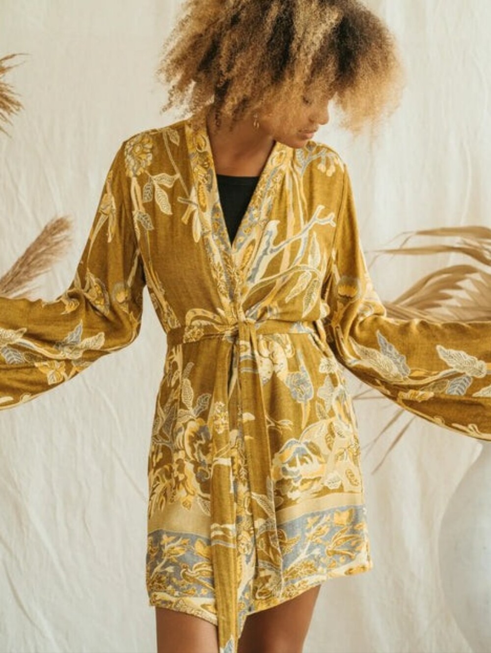 Brahmaki EcoVero Short Kimono Golden Lotus Robe Size Medium - Picture 1 of 8